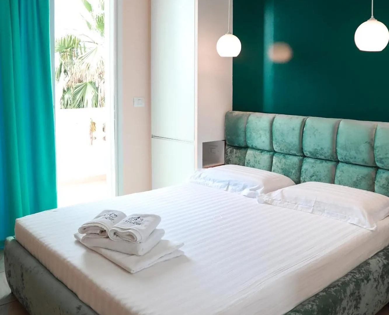 Vila E Bardhe Butique Hotel Sarandë