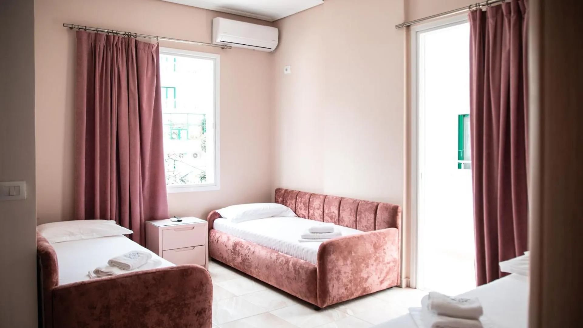 Vila E Bardhe Butique Hotel Sarandë