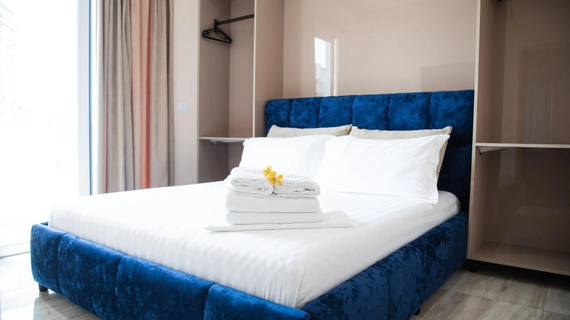 Vila E Bardhe Butique Hotel Sarandë