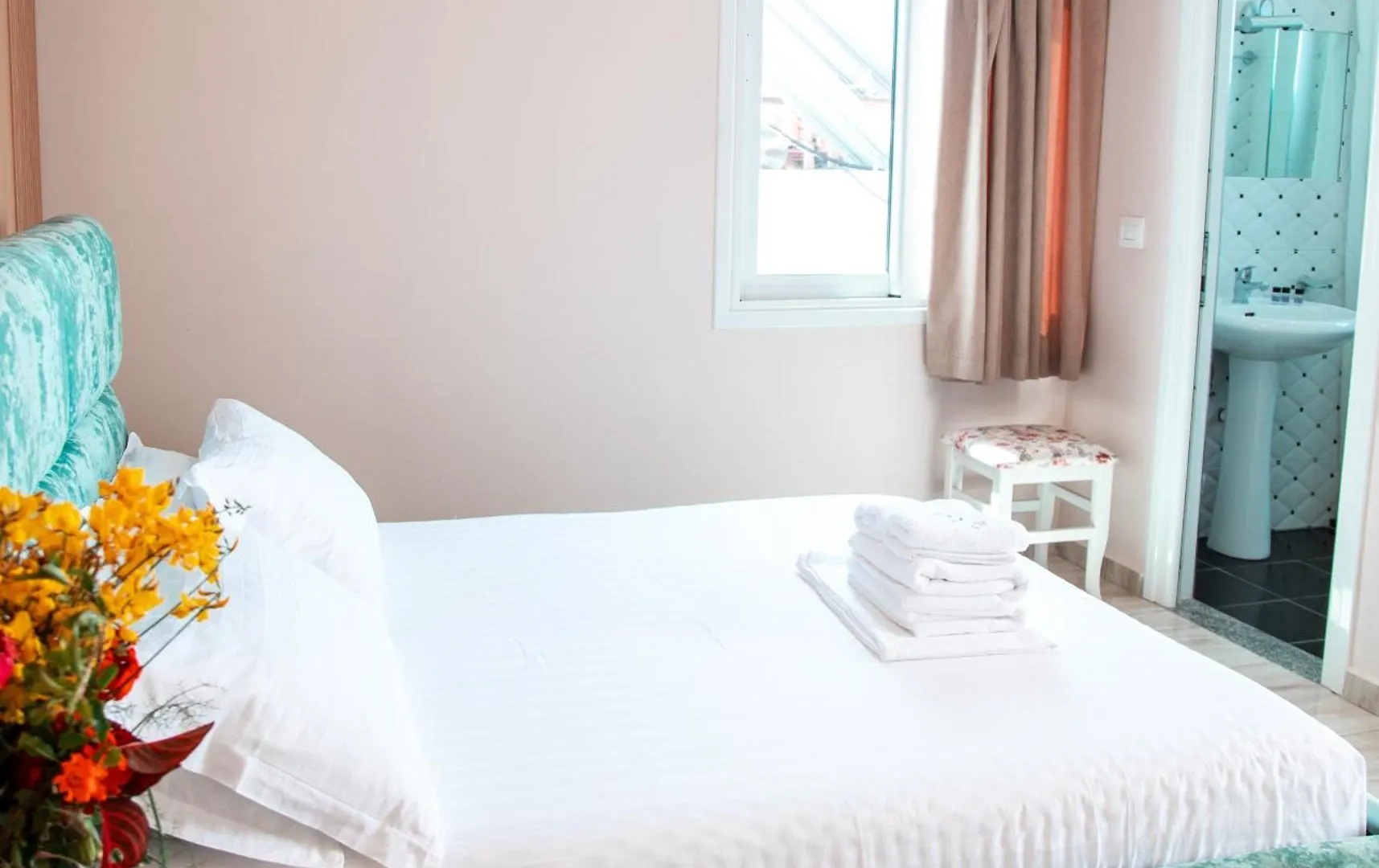 Vila E Bardhe Butique Hotel Sarandë 0*,