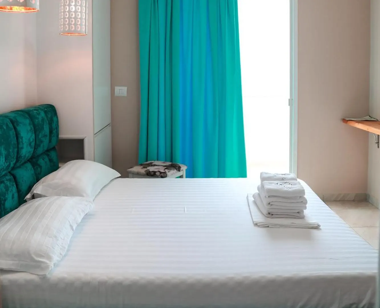 Vila E Bardhe Butique Hotel Sarandë