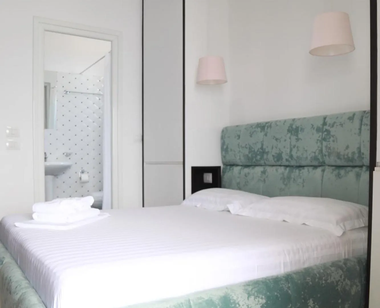Vila E Bardhe Butique Hotel Sarandë 0*,