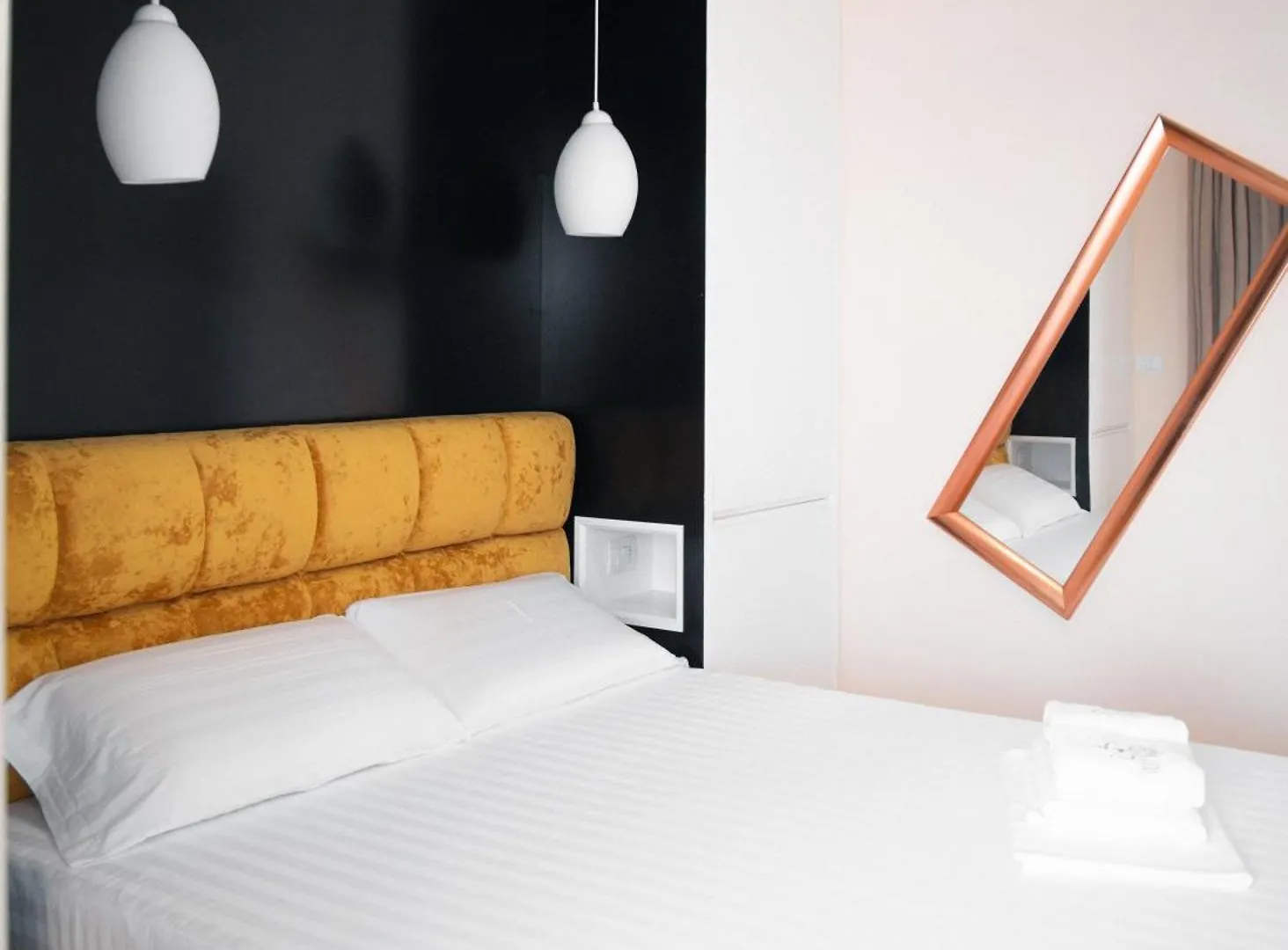 Vila E Bardhe Butique Hotel Sarandë