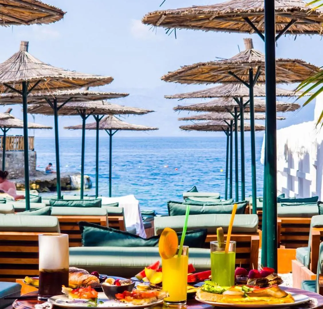 Vila E Bardhe Butique Hotel Sarandë