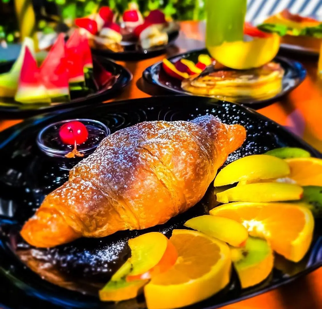 Vila E Bardhe Butique Hotel Sarandë
