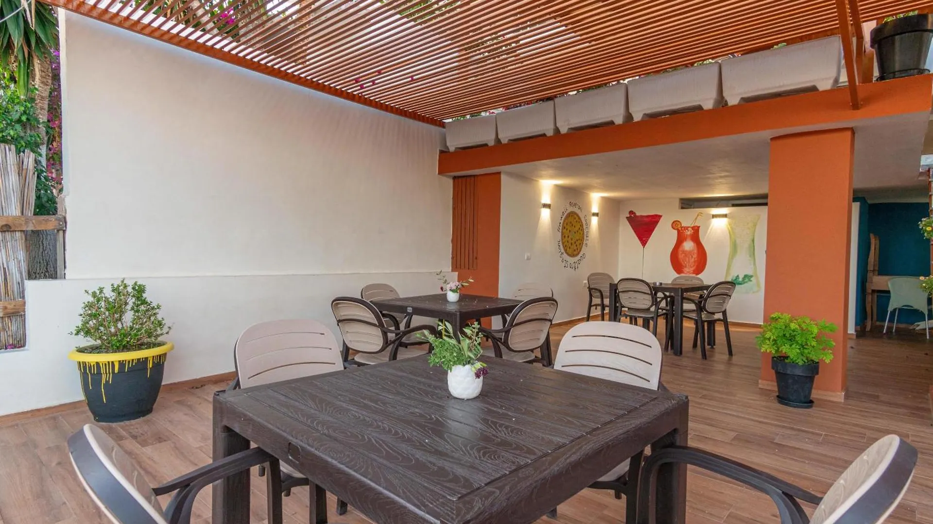 Vila E Bardhe Butique Hotel Saranda