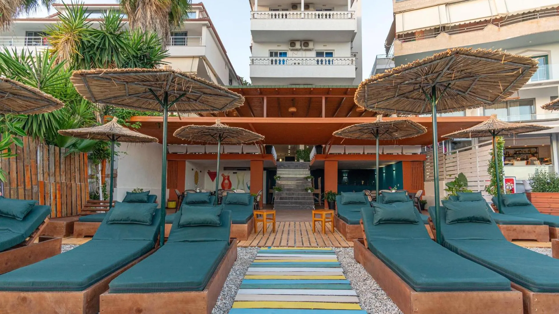Vila E Bardhe Butique Hotel Saranda
