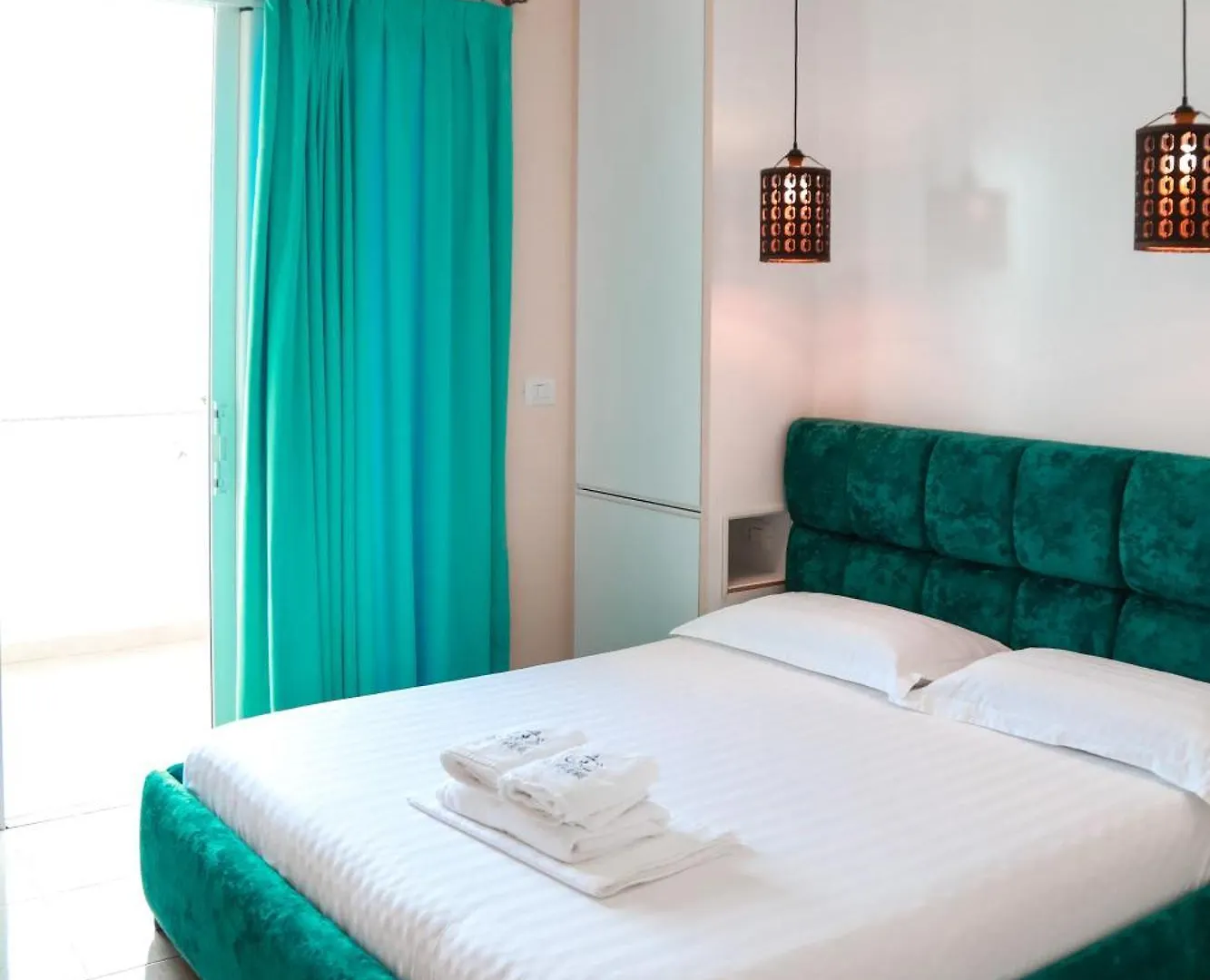 Vila E Bardhe Butique Hotel Saranda