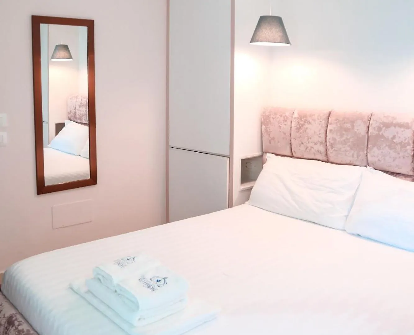Vila E Bardhe Butique Hotel Saranda