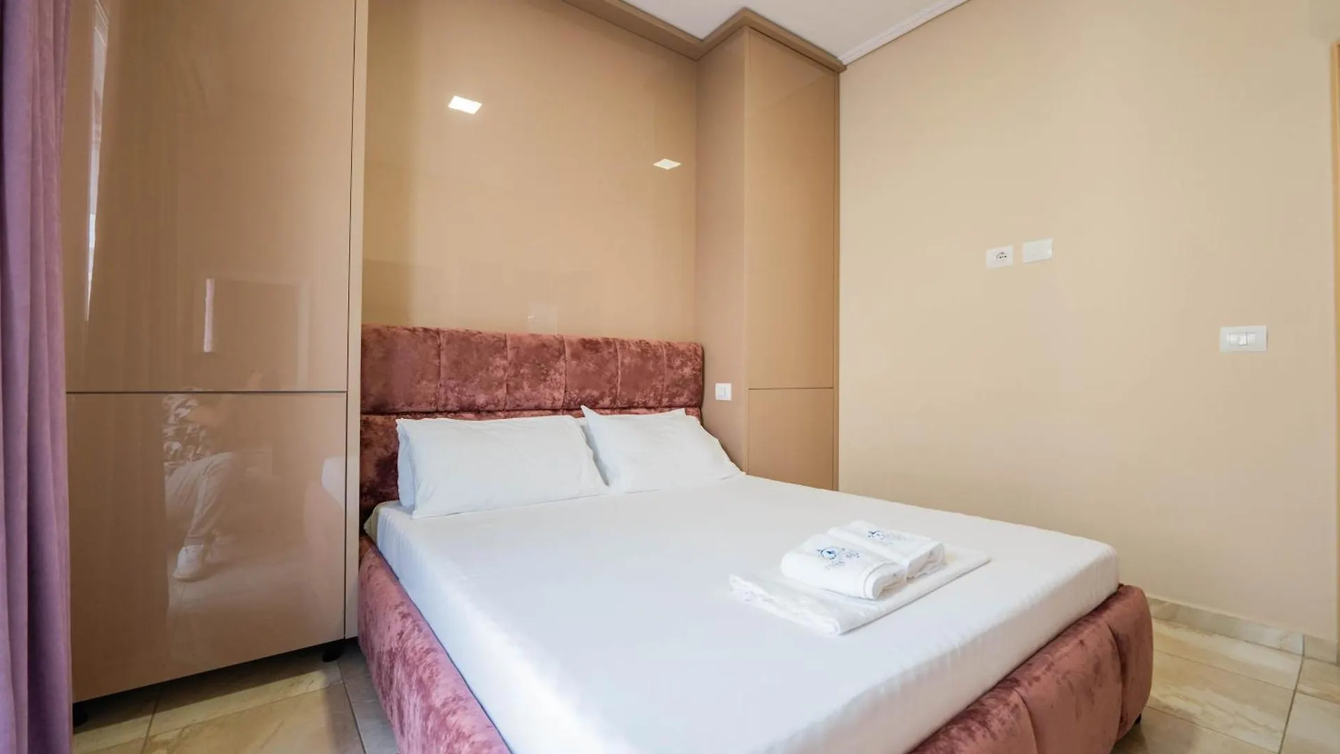 Vila E Bardhe Butique Hotel Saranda